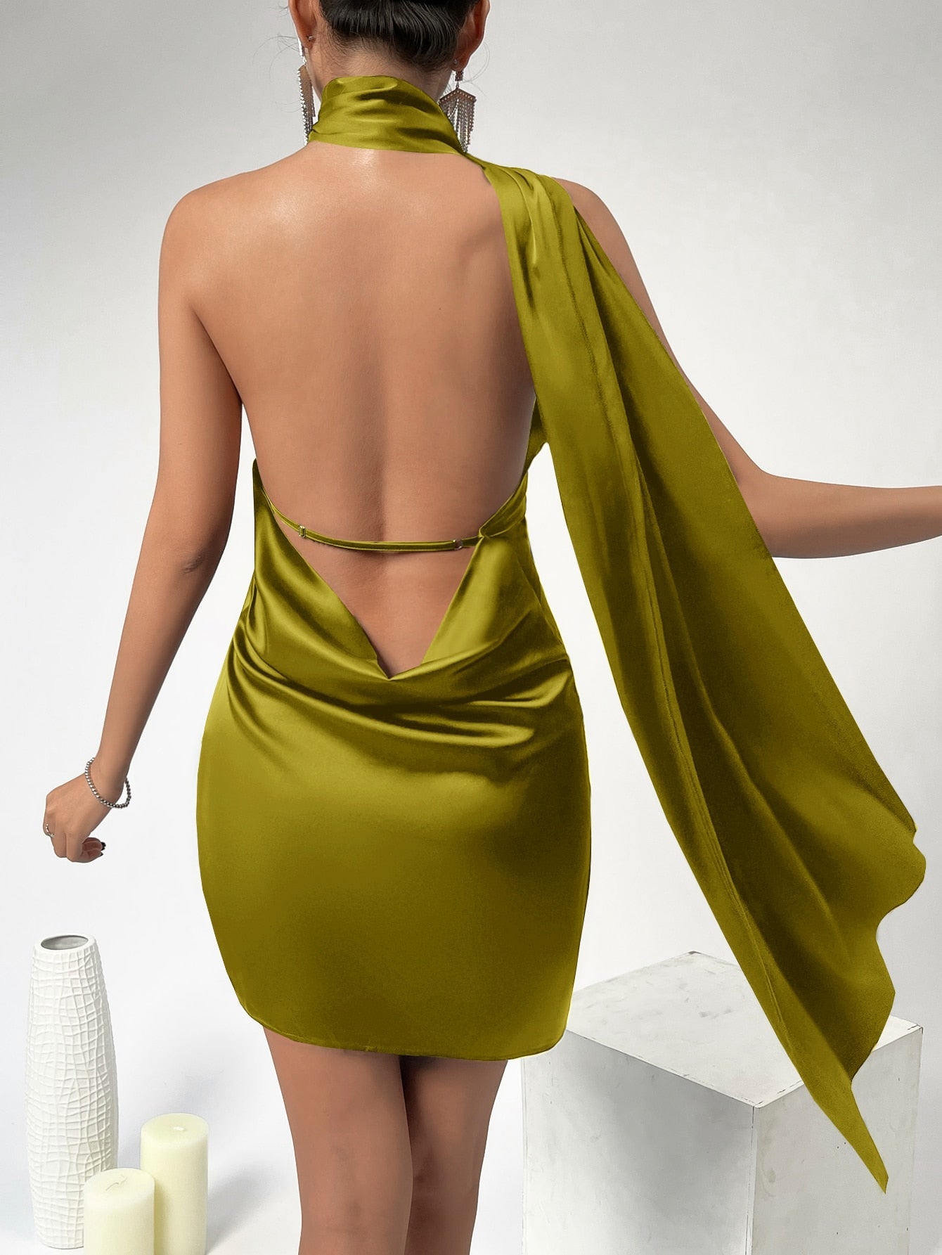 Vestido Midi Alice drapejado sem encosto pescoço cetim