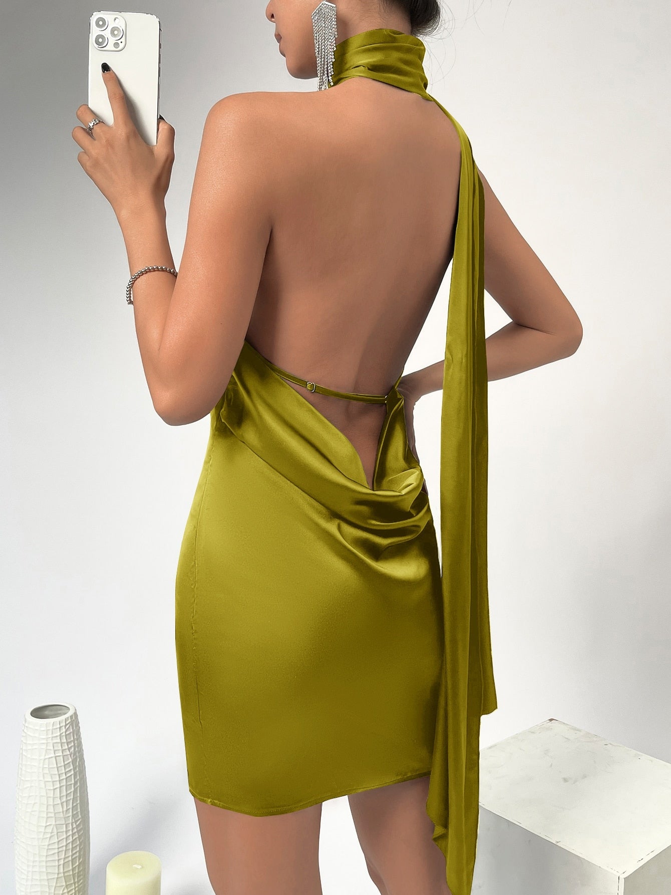 Vestido Midi Alice drapejado sem encosto pescoço cetim