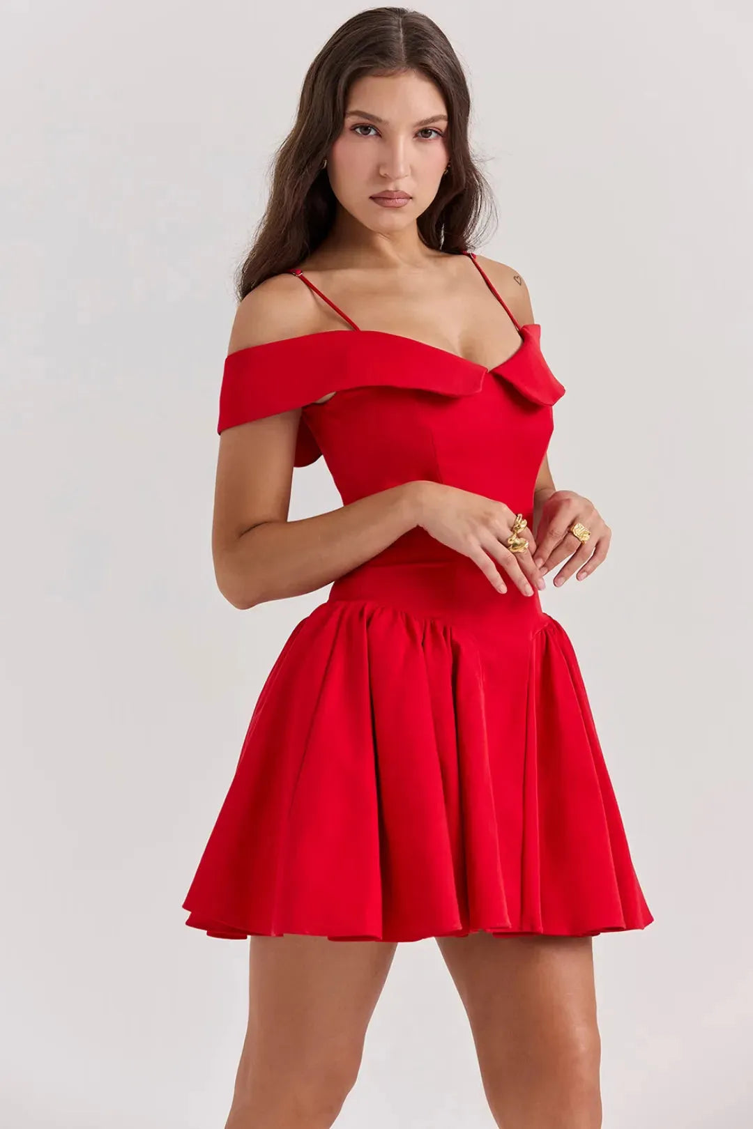 VestidoCurtoOffShoulder-Liviele_1.jpg