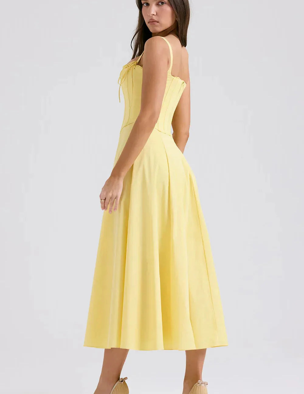 Vestido_Midi_Amarelo_com_Espartilho_-_Liviele_13.webp