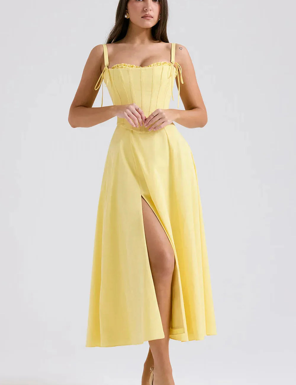 Vestido_Midi_Amarelo_com_Espartilho_-_Liviele_14.webp