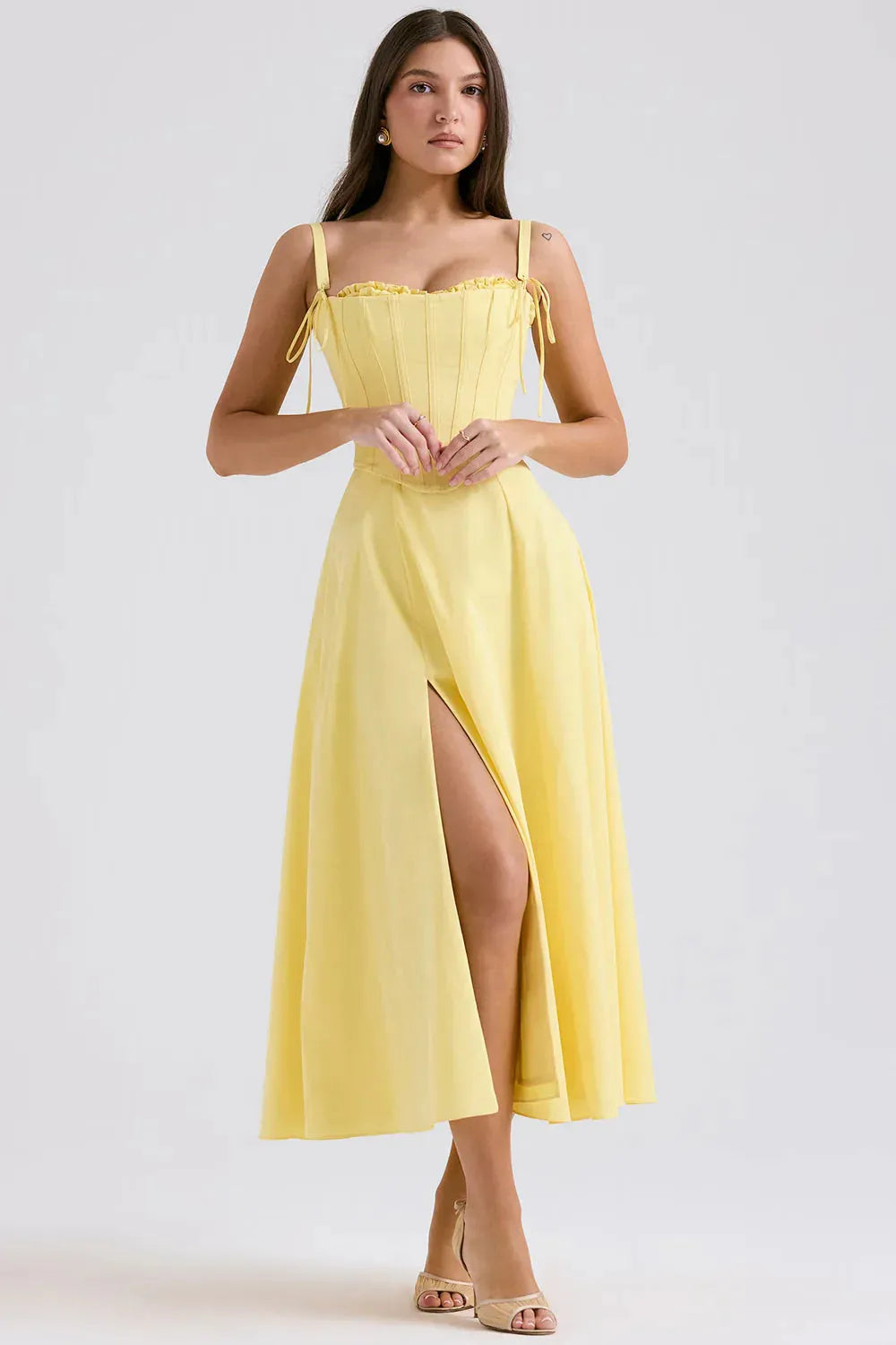 Vestido_Midi_Amarelo_com_Espartilho_-_Liviele_14.webp