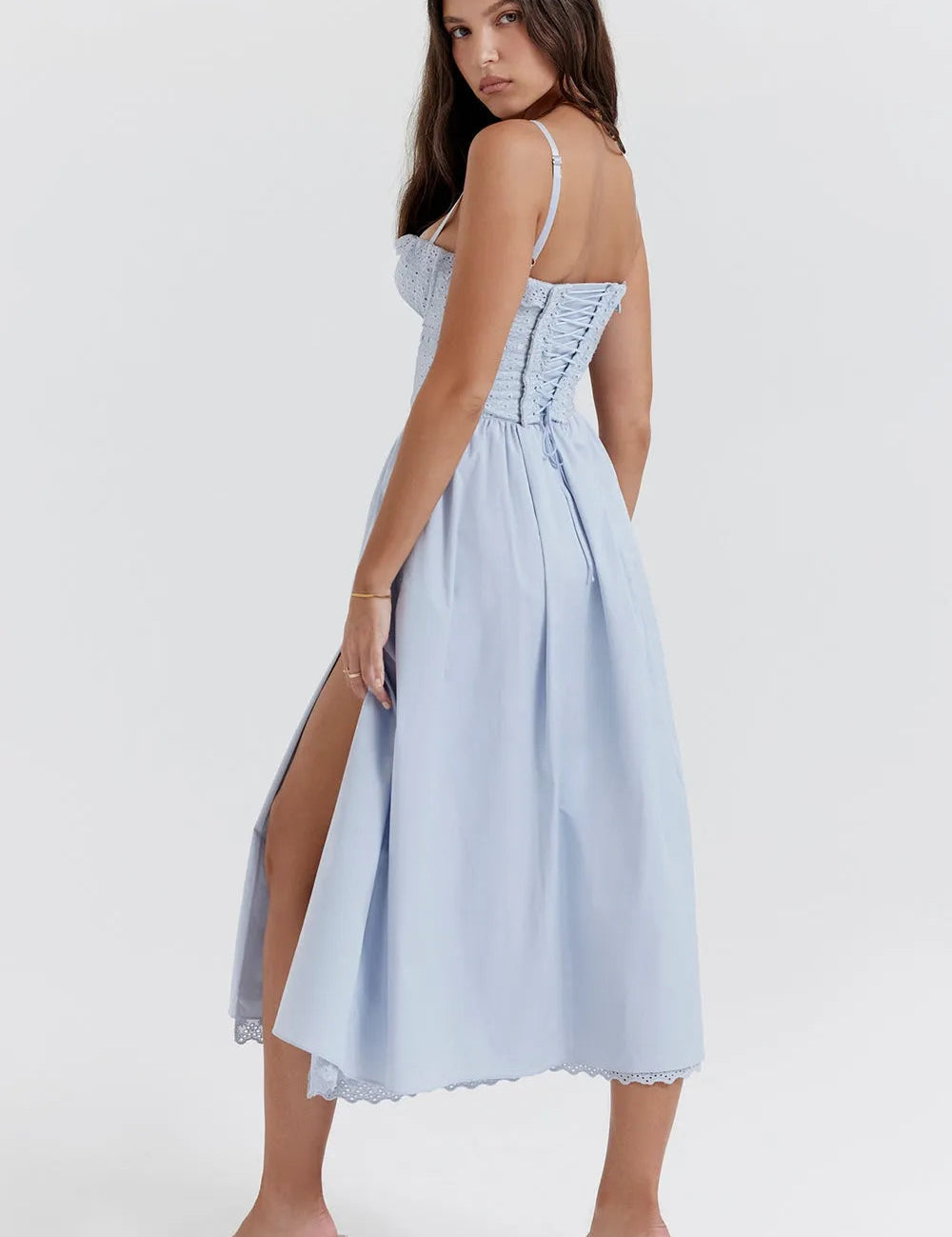 Vestido_Midi_Azul_Bordado_-_Liviele_2.jpg