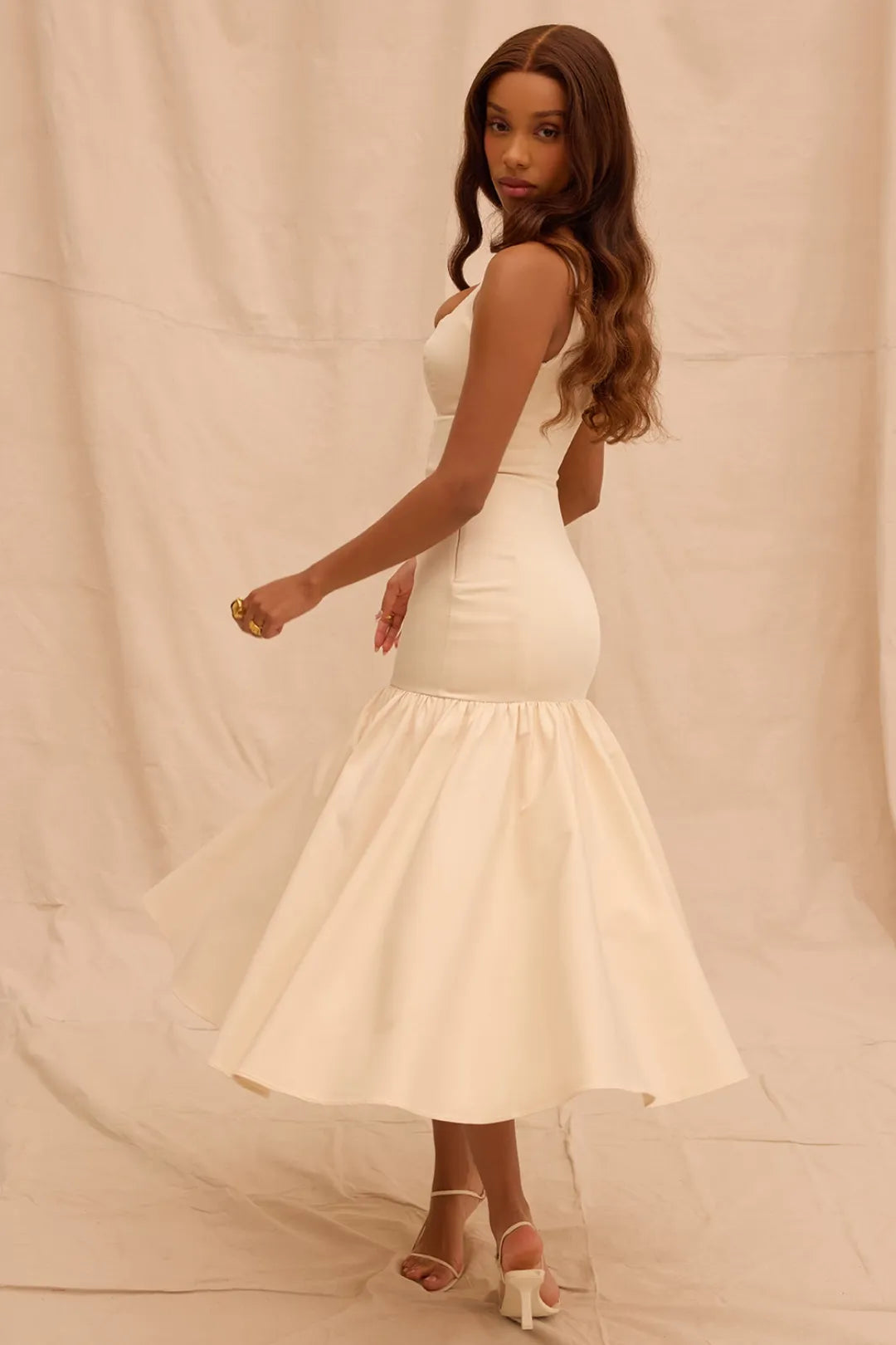 Vestido Midi Creme Cintura Caída Vintage - Liviele