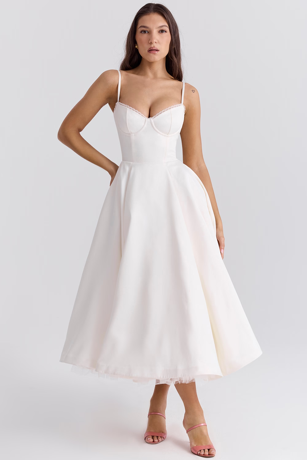 Vestido_Midi_Liviele_-_Modela_a_Cintura_Dupla_Camada_1.png