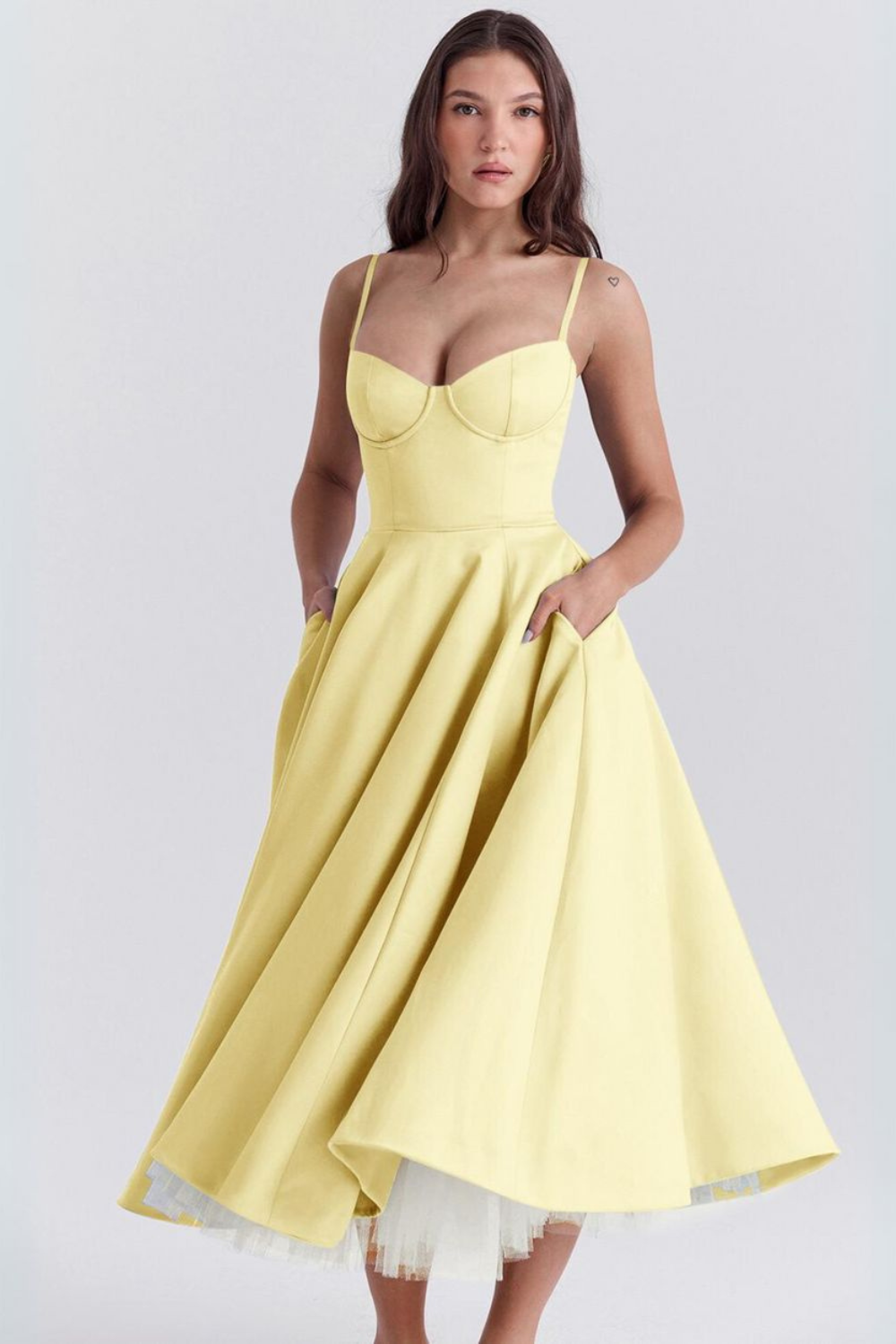Vestido Midi Liviele - Modela a Cintura | Dupla Camada