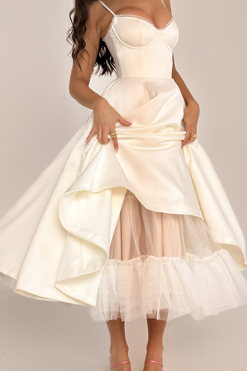 Vestido Midi Liviele - Modela a Cintura | Dupla Camada