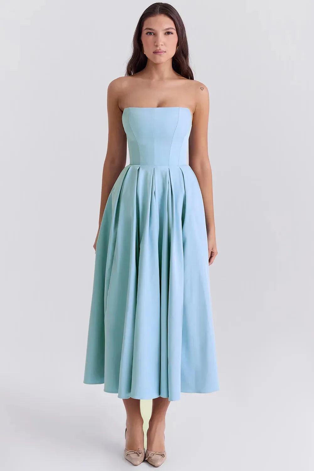 Vestido_Midi_Sem_Alca_Modelo_-_Liviele_2.jpg